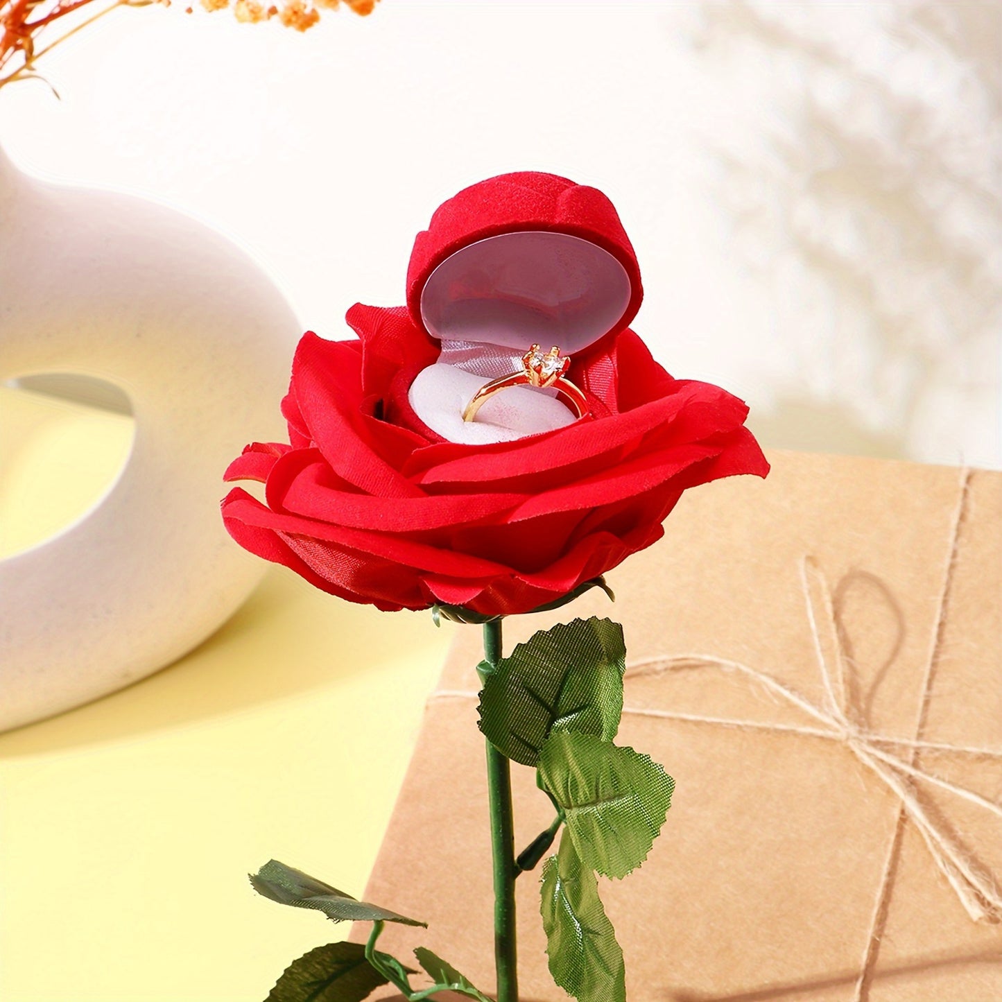 Moderne Verlobungsring-Box in Rosenform – 1 Schmucketui aus Samt mit Blumenmotiv und Stoffinnenseite, Magnetverschluss, abschließbar, Tischdisplay – ideal für Heiratsanträge, Hochzeiten und besondere Anlässe