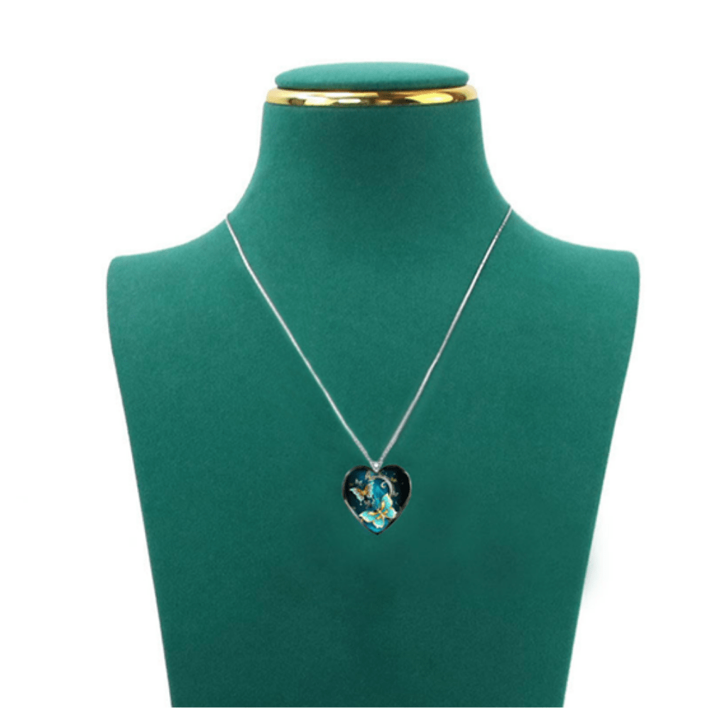 Exquisite Heart-shaped Blue And Green Butterfly Pattern Alloy Pendant Necklace For Gift Ornament Accessory Fashion Jewelry