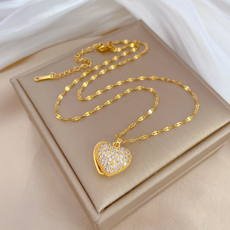 Exquisite and fashionable gorgeous peach heart pearl shell Zirconia pendant necklace, a gift for Christmas Eve, birthday gift for women, Christmas gift for family and friends