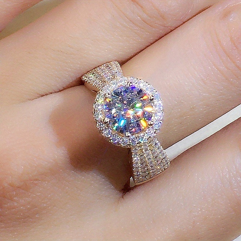 Luxurious Sparkling Engagement Ring for Women, 1 Piece Fashion Alloy with Synthetic Cubic Zirconia, No-Plating Single Ring for Wedding, Anniversary, Valentine's Day, and Birthday Gift Jewelry
