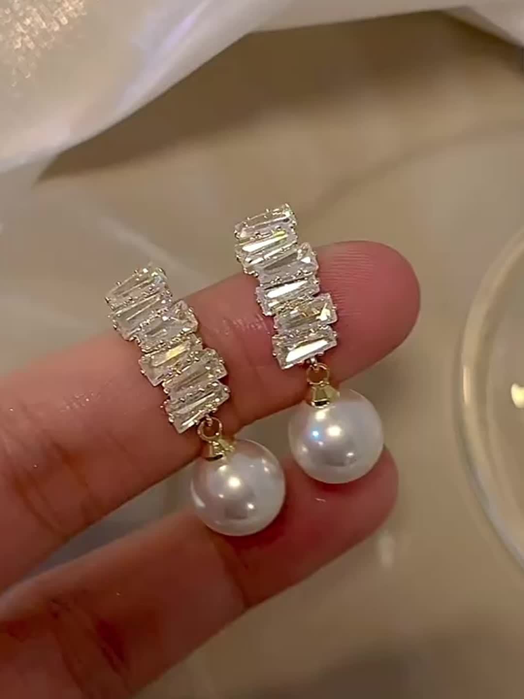 Elegante, französisch inspirierte Ohrhänger mit Kunstperlen und Zirkonia – Luxuriöses Kupfer, perfekt für Partys und den alltäglichen Glamour