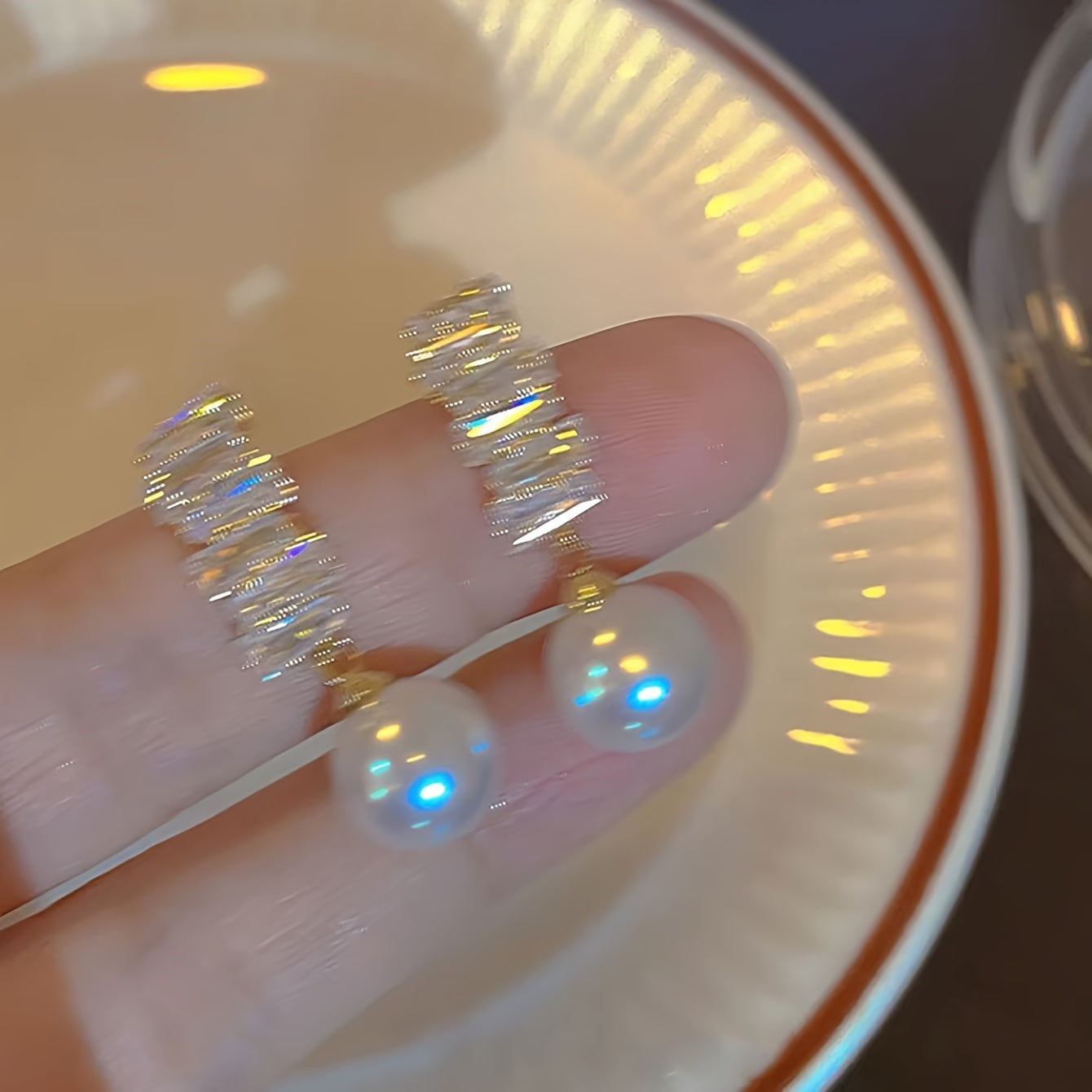 Elegante, französisch inspirierte Ohrhänger mit Kunstperlen und Zirkonia – Luxuriöses Kupfer, perfekt für Partys und den alltäglichen Glamour
