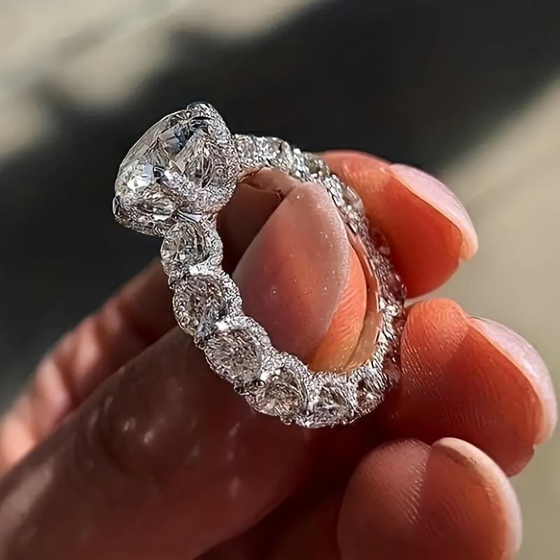 Schicker weißer Zirkonia-Ring für Damen – modisches Band aus Metalllegierung, perfektes Schmuckgeschenk, Größen 5–11