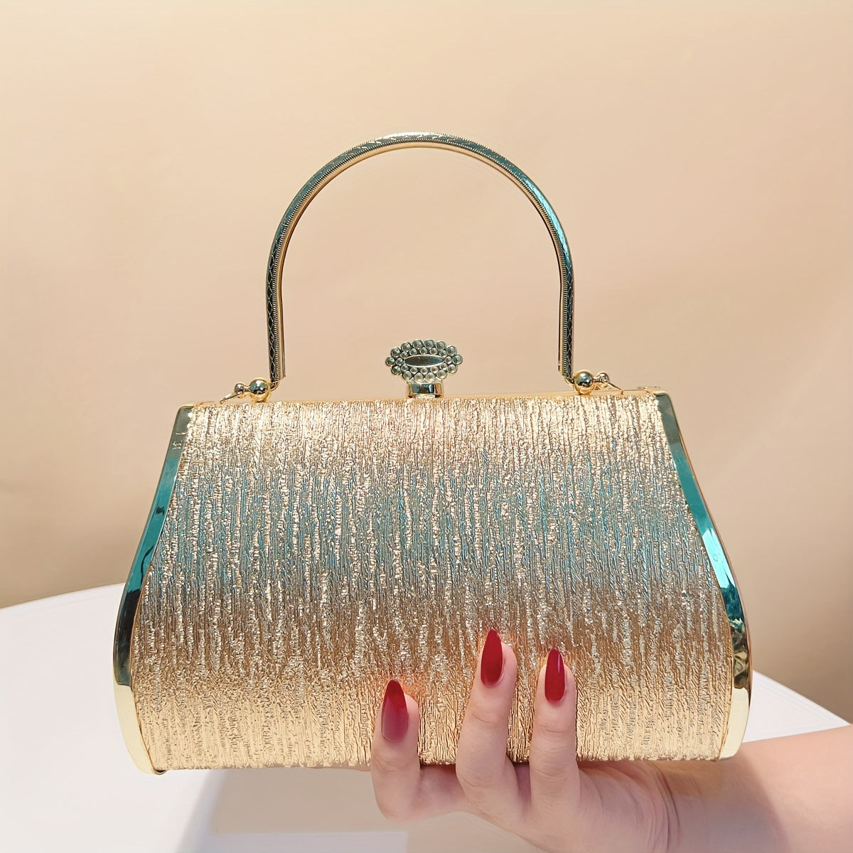 Elegante goldene Abendtasche mit Strasssteinen und Perlen – luxuriöse Clutch mit Metallgriff, aufwendige Perlenstickerei, Polyesterfutter für Hochzeiten, Abschlussbälle und formelle Anlässe